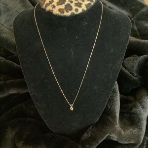 14K gold pendant flower. Very stunning